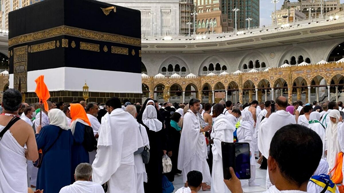 Hac vizesi işlemlerinin tamamlanmasının ardından adaylara Diyanet tarafından ibadet eğitimleri verilecek. 2025 yılı organizasyon takvimine göre Türkiye’den kutsal topraklara gidişler 18 Nisan–22 Mayıs, dönüşler ise 31 Mayıs–25 Haziran tarihleri arasında gerçekleştirilecek.