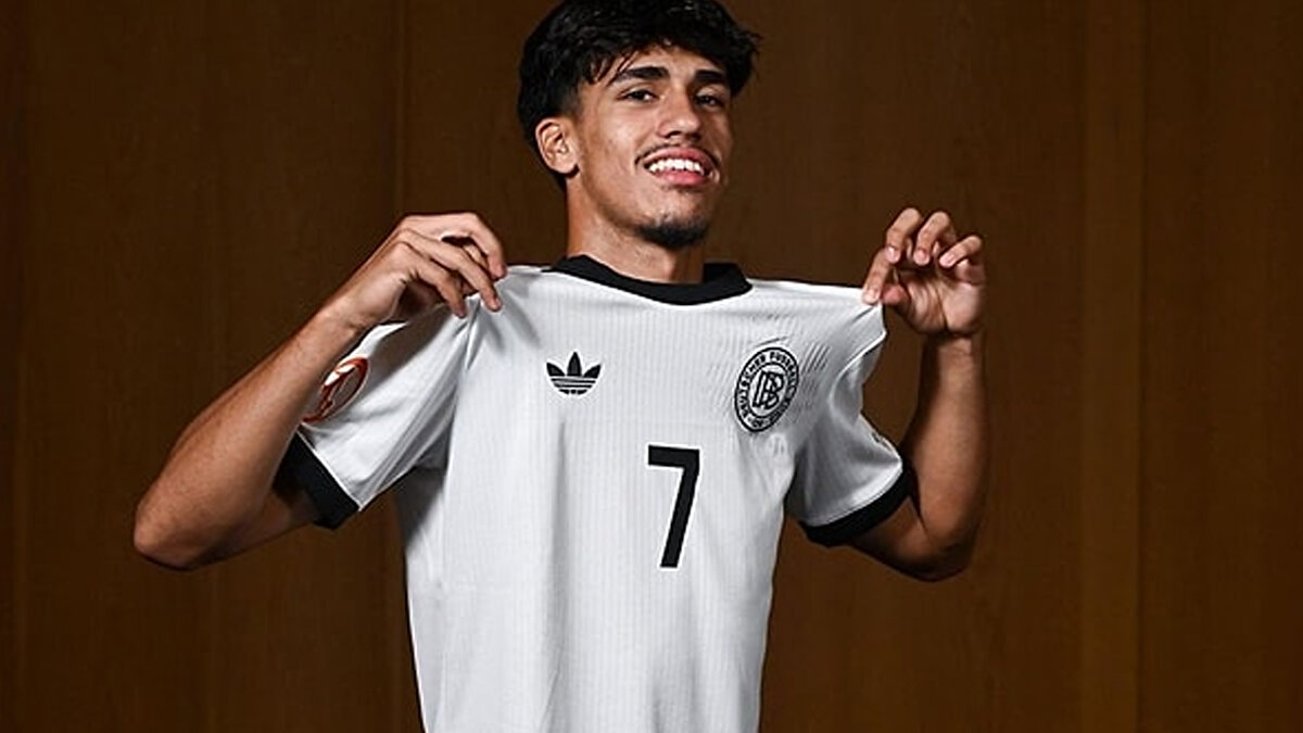 Annesi Alman, babası Türk ve büyükannesi Arjantnli olan Can Armando Güner, Arjantin'in alt yaş kategorilerinde forma giyiyor.