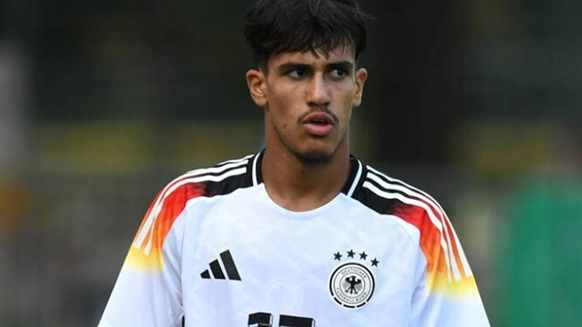 CAN ARMANDO GÜNER<br><br>TFF yetkilileri bir süredir izledikleri, 17 yaşındaki yeni yıldız Can Armando Güner'i Milli Takım'a katmak için harekete geçti.