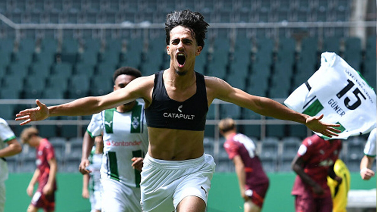 Dünya Kupası'na gitmek için hayaller kuran A Milli Takım'da yeni yüzler aranmaya devam ediliyor.