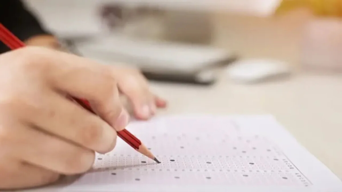 Sınav Ücretinden Muaf Tutulanlar: 1.238 gazi, şehit eşi ve çocuğu<br><br>Sınav Merkezleri: 81 il, 92 sınav merkezi<br><br>Bina ve Salon Sayısı: 407 bina, 6.460 salon<br><br>Sonuçların Açıklanacağı Tarih: 12 Aralık 2025<br><br>Geçerlilik Süresi: 5 yıl