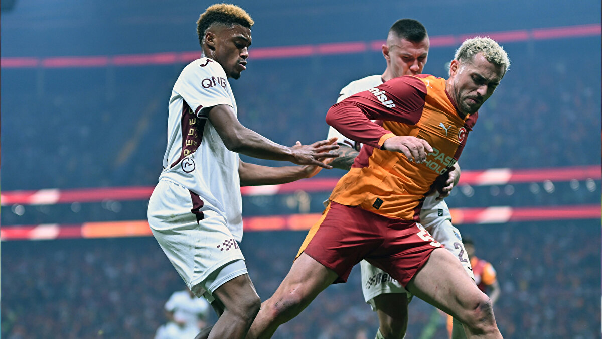 Tahminim: Galatasaray bir adım önde.<br>Muhtemel skor tahminleri:<br>Galatasaray 2–1 Trabzonspor<br>Galatasaray 1-0 Trabzonspor <br>
