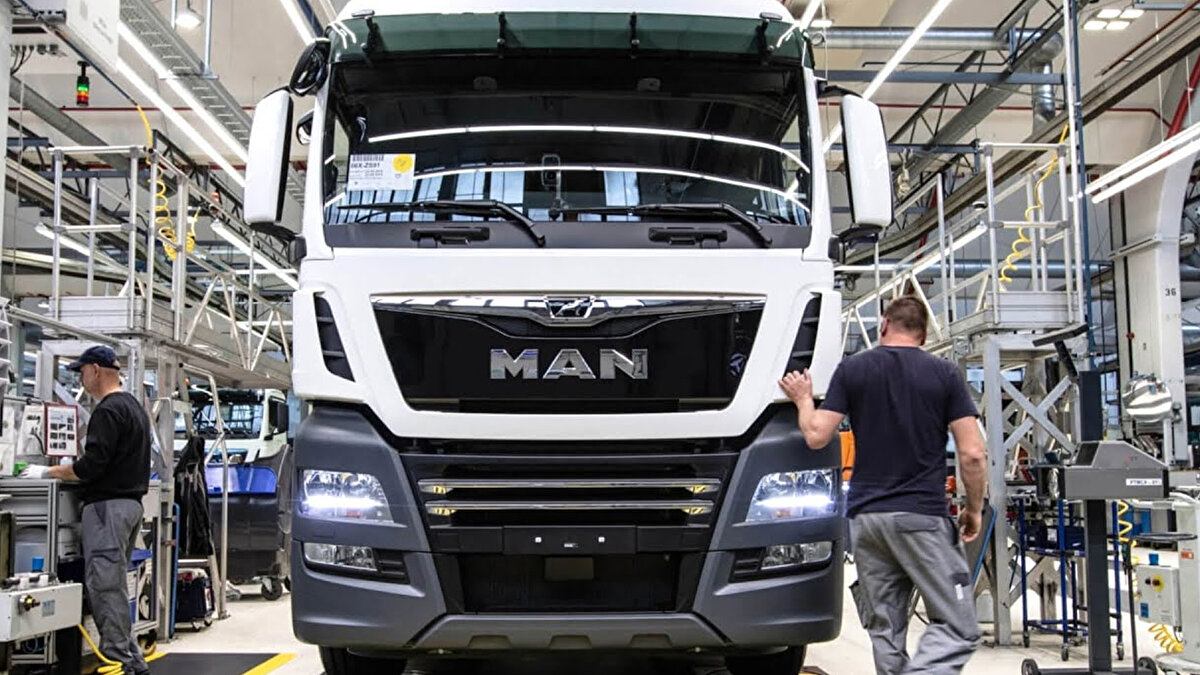 Volkswagen Grubu'nun kamyon ve otobüs üreticisi MAN, yüksek maliyetler ve Avrupa genelindeki ekonomik durgunluk nedeniyle kapsamlı bir yeniden yapılanma sürecine giriyor.