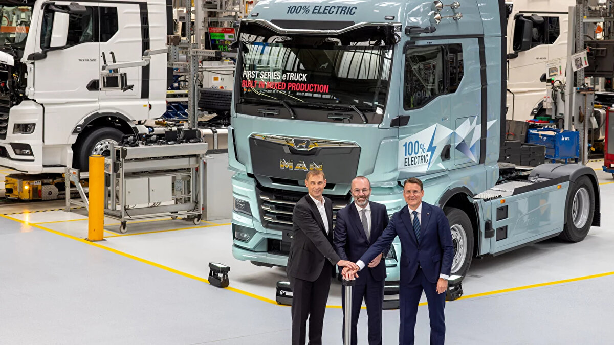 MAN yönetimi, işten çıkarmaların zorunlu olmayacağını, erken emeklilik ve gönüllü ayrılma seçeneklerinin öncelikli olarak uygulanacağını belirtti.