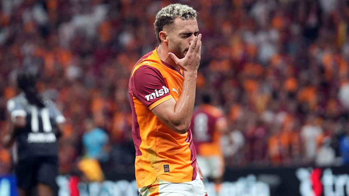 BARIŞ ALPER'İN PARMAĞINDA ÇATLAK TESPİT EDİLDİ<br><br>İspanya maçında gösterdiği performansla eski günlerine dönen Barış Alper, taraftarın alkışını almıştı. Ancak yıldız oyuncunun çekilen MR'ından kötü bir haber geldi. 