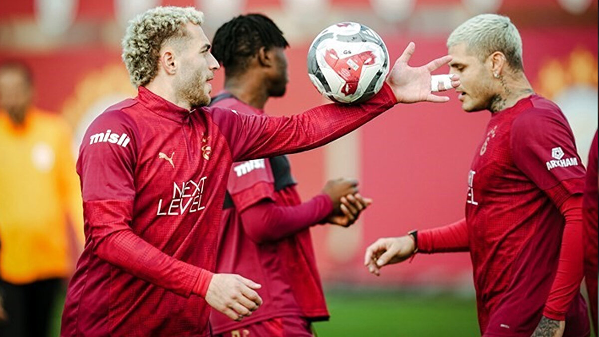 OSİMHEN YERİNE ICARDI<br><br>Galatasaray'da Osimhen'in yokluğunda Mauro Icardi'nin ilk 11'de başlaması bekleniyor. 