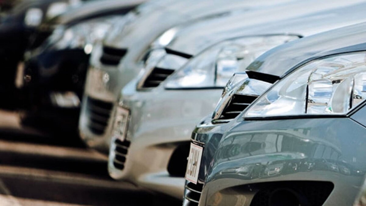 Geçtiğimiz Eylül ayında alınan karar uyarınca, AB dışındaki ülkelerden yapılan ithalatlarda araç tipine göre ek vergi uygulanacak.