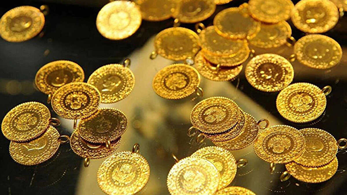 Bitcoin’deki düşüşlerin kalıcı olmayacağını belirten Memiş, bu seviyelerin uzun vadeli yatırımcı için fırsat sunduğunu dile getirdi. Elinde TL ve dolar bulunanlar için yatırım sıralaması yapan Memiş, ilk sıraya yine Bitcoin’i koydu. Altını ikinci, gümüşü ise üçüncü sırada değerlendirdi.