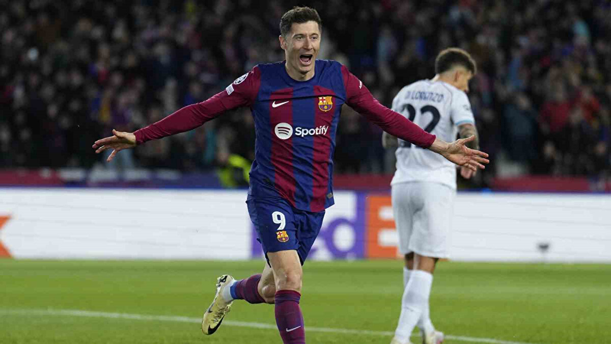 Bu sezon tüm kulvarlarda 10 maça çıkan Lewandowski toplamda 7 gol kaydetti. 