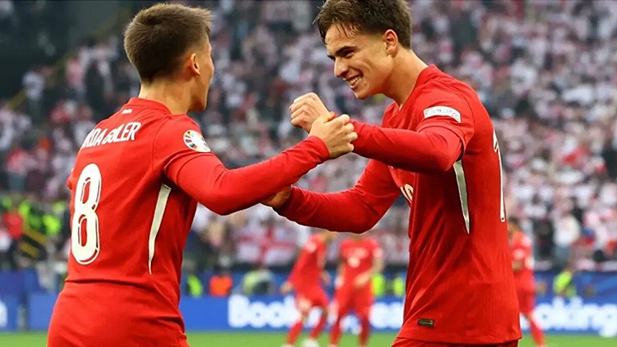 Juventus yönetimi ise bu teklifleri şimdilik yetersiz buluyor ve alıcıları net bir bonservis sınırıyla karşılıyor.