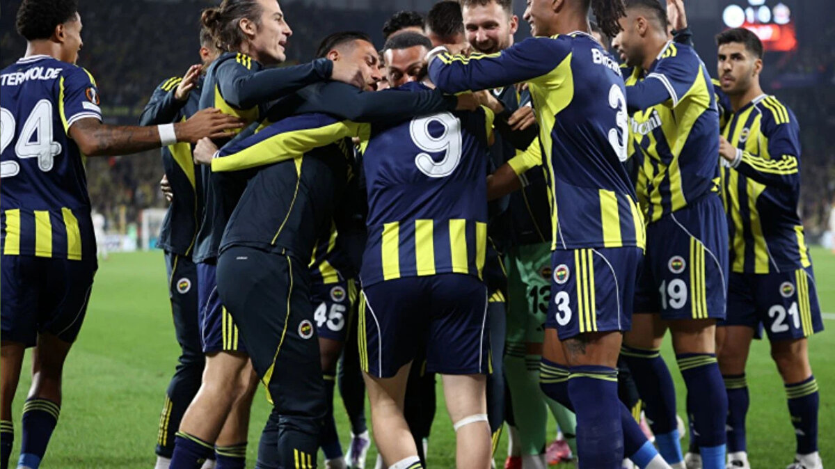 Trendyol Süper Lig 13. haftasında Fenerbahçe deplasmanda Çaykur Rizespor ile oynayacağı maçın hazırlıkların bugün yaptığı antrenmanla tamamladı.