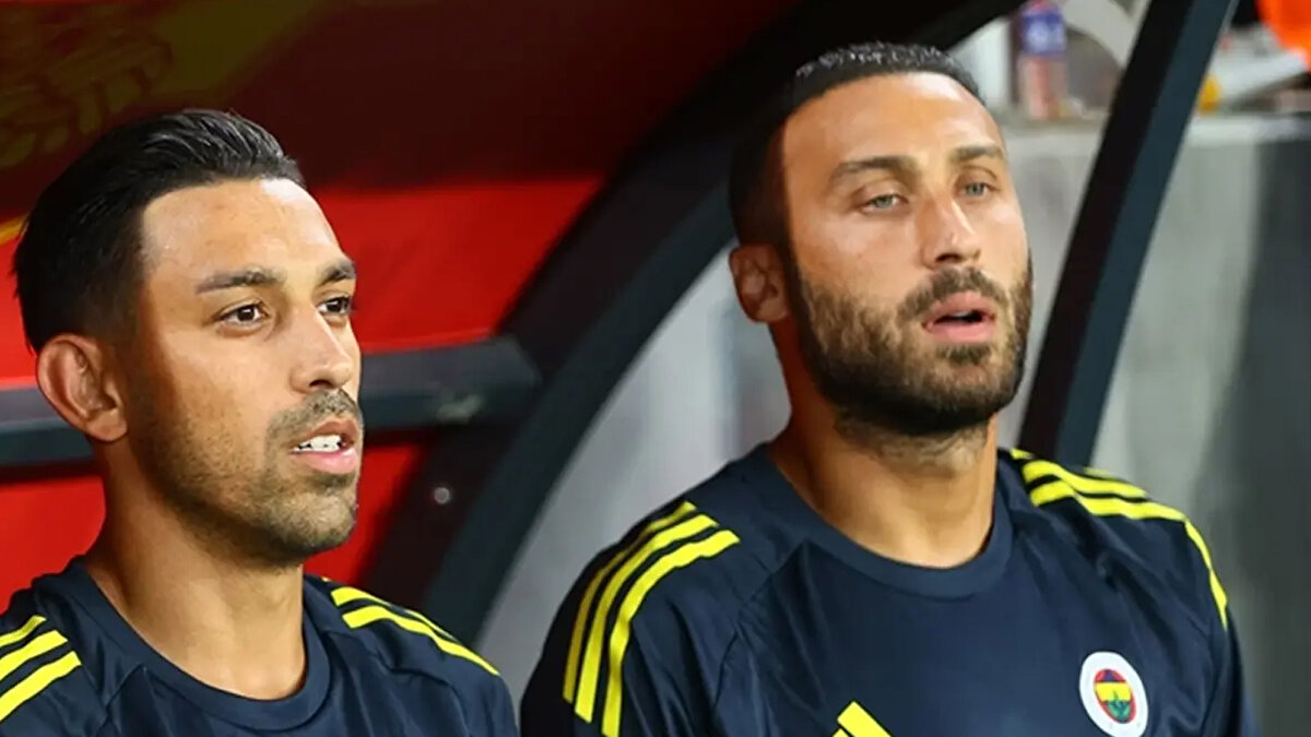 G.SARAY MAÇI SONRASI KARAR VERİLECEK<br><br>İrfan Can Kahveci’nin geleceği ise Galatasaray derbisinden sonra belli olacağı ifade ediliyor.<br>30 yaşındaki orta saha oyuncusu, süreci bireysel çalışmalarla sürdürürken yönetim ile yapılacak görüşme kararın seyrini belirleyecek.