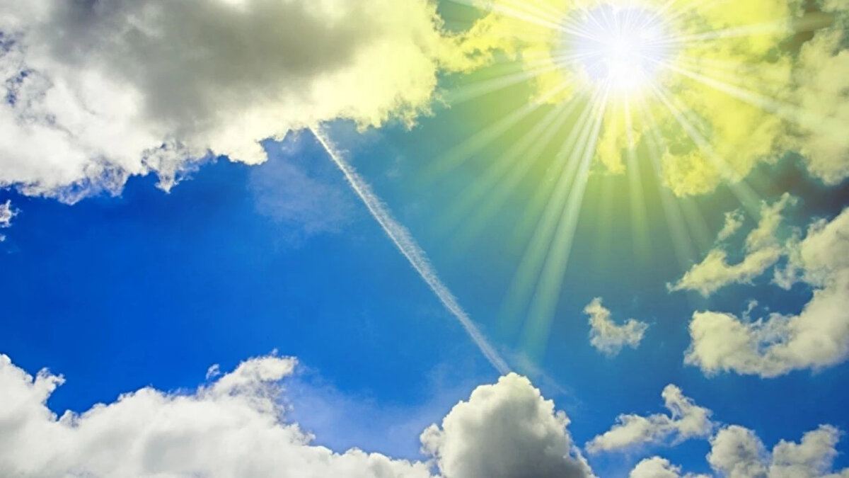 Türkiye’nin kuzey kıyılarında 25–27 dereceye çıkan sıcaklıklar, özellikle Karadeniz hattında şaşkınlık yaratırken, İç Anadolu’da da 20 dereceleri aşan bahar havası yaşanıyor. Güney illerinde ise yazdan kalma bir atmosfer hâkim: Adana’da 30 derecelik sıcaklık bugün en dikkat çeken değerlerden biri oldu.