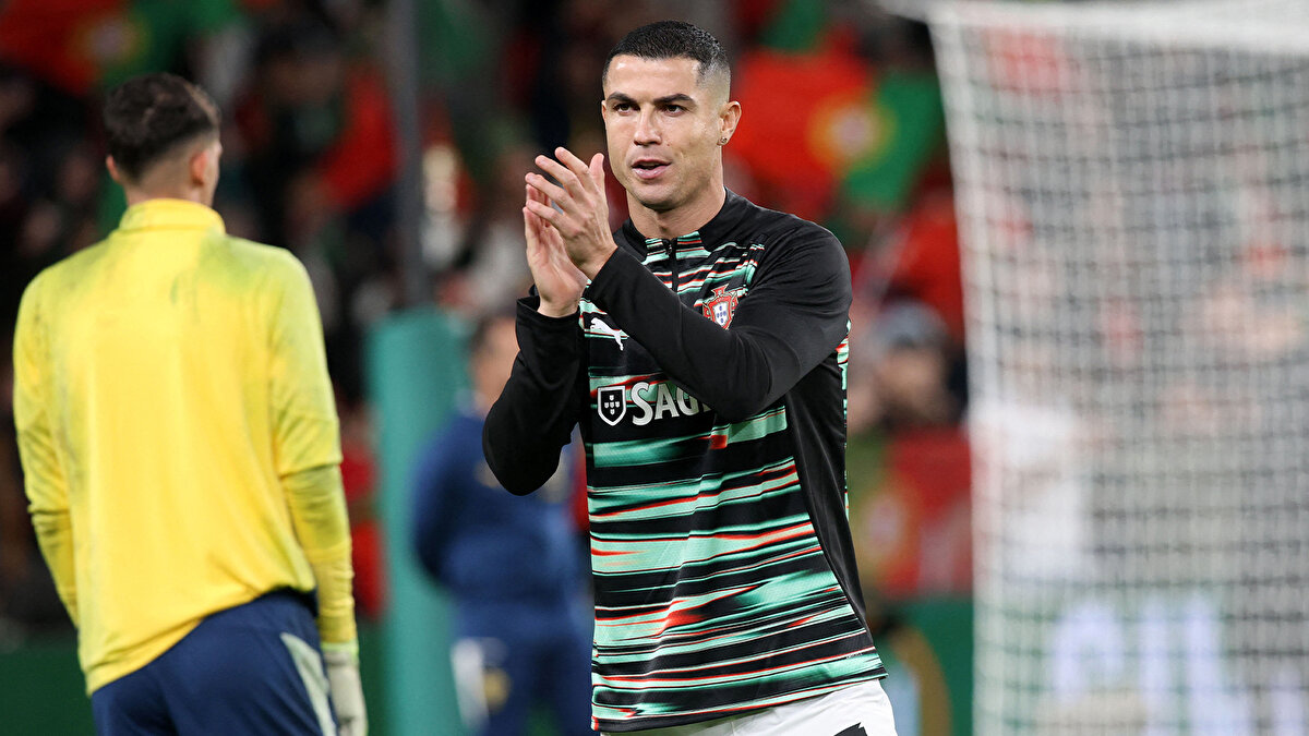 Ronaldo hayranı birçok taraftar, FIFA’nın bu sözlere karşılık bir paylaşım yaptığı yönünde tepki verdi. <br><br>