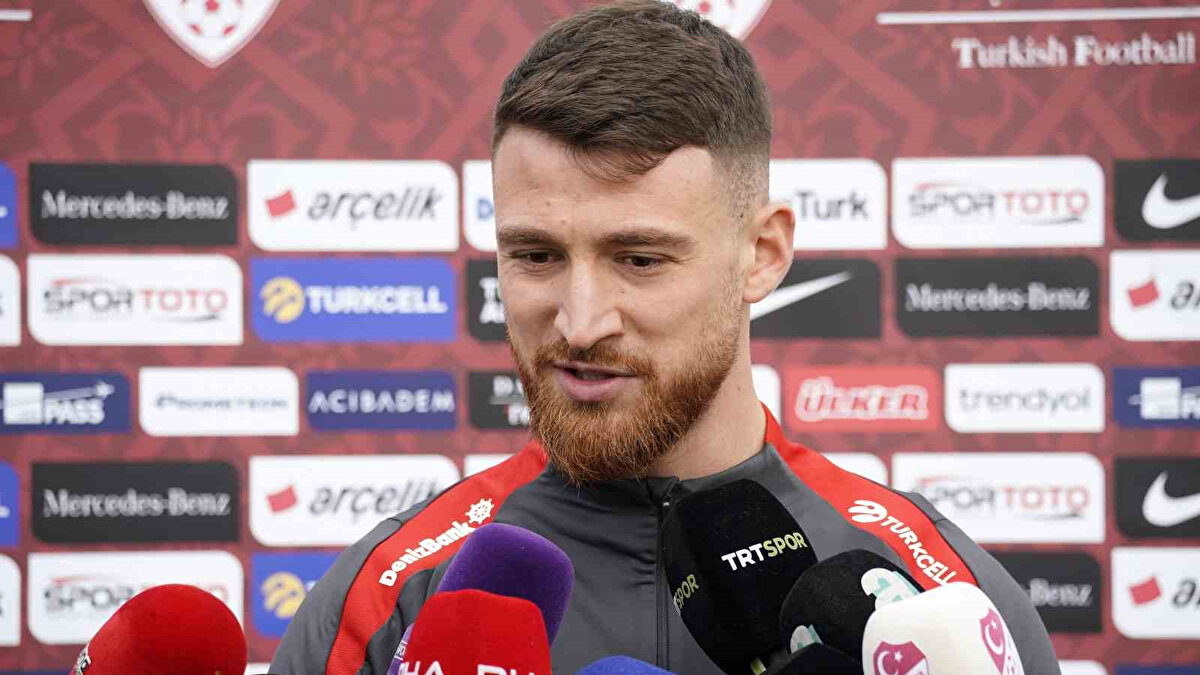 Bazı kaynaklara göre Siyah-Beyazlılar, sezon sonunda sözleşmesi bitecek Özcan’ı bonservis bedeli ödemeden kadrosuna katmak için girişimlerini yoğunlaştırıyor. <br>