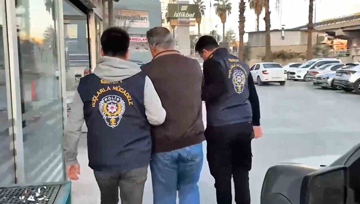 Gözaltına alınan 10 şüpheliden 5’i, işlemlerinin ardından sevk edildikleri nöbetçi mahkemece tutuklandı.