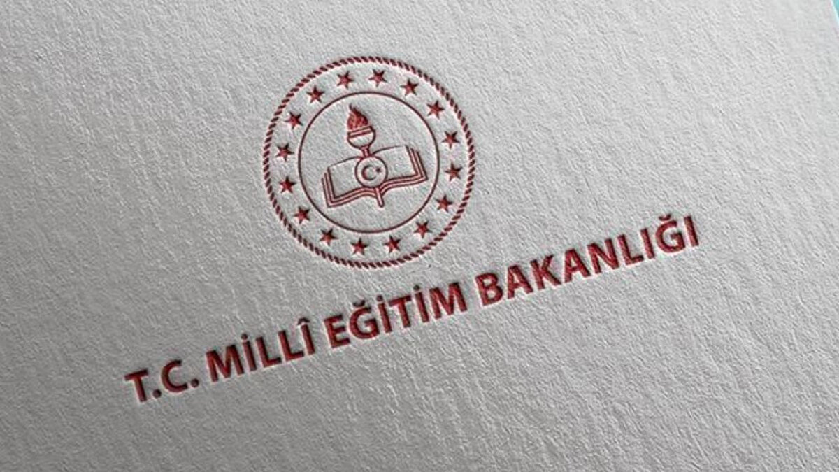 Atama Sonuçları Ne Zaman Açıklanacak?<br><br>Milli Eğitim Bakanlığı, 15 bin sözleşmeli öğretmen atama sonuçlarının 24 Kasım 2025 Öğretmenler Günü’nde açıklanacağını duyurdu.<br>Adaylar sonuçlarını:<br><br>✔ E-Devlet Kapısı<br>✔ MEBBİS<br><br>üzerinden T.C. kimlik numarası ve şifreleriyle görüntüleyebilecek.