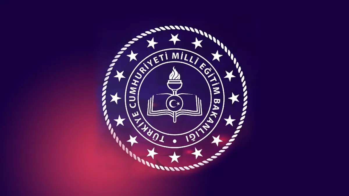 Gözler 24 Kasım’da!<br><br>Tercih sürecinin tamamlanmasıyla birlikte adaylar için en kritik aşama sonuçların açıklanması oldu. 24 Kasım Öğretmenler Günü'nde duyurulacak atama listeleri, binlerce öğretmenin meslek hayatına adım atacağı günü belirleyecek.