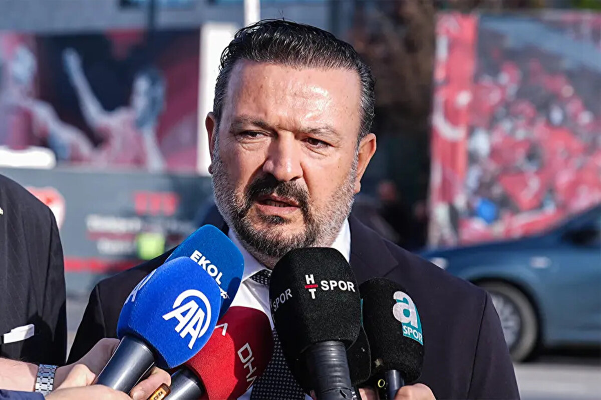 Torunoğullarının açıklamaları şu şekilde: <br><br>"Transferde Sörloth ve başka isimler gündeme geliyor. Takviye için çalışıyoruz. Taraftarlarımız transferde her türlü sürprize açık olsun. Elimizden ne geliyorsa fazlasını yapacağız. Önceliğimiz lig olsa da bu sezon ne kadar kupa varsa hepsine talibiz."