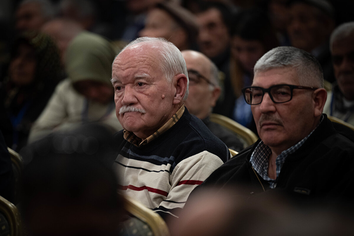 Emekliler arasında yıllara ve dönemlere göre ortaya çıkan maaş farklarının kabul edilemez olduğunu kaydeden Çalışkan, intibak yasasının bir an önce hayata geçirilmesini istedi. “Aynı prim, aynı süre; fakat farklı maaş. Bu durum büyük bir adaletsizlik doğuruyor. Hizmet ve prime dayalı bir intibak düzenlemesi yapılarak geriye dönük adalet sağlanmalıdır.” ifadelerini kullandı.