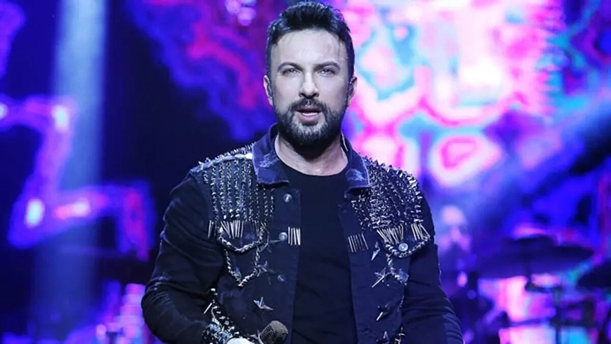 Tarkan 4 konser daha duyurdu<br><br>Yoğun talep üzerine Megastar, sosyal medya hesabından yaptığı açıklamayla 4 konser daha eklediğini duyurdu. Böylece toplam konser sayısı 8 geceye çıktı.