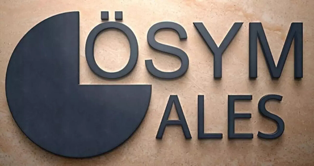 ALES SAAT KAÇTA BAŞLAYACAK?<br><br>ÖSYM’nin açıkladığı resmi bilgiye göre ALES/3 sınavı saat 10.15’te başlayacak.<br><br>Sınav salonlarına son giriş saati 10.00 olduğundan, adayların en geç 10.00’a kadar sınav binasında olması gerekiyor.