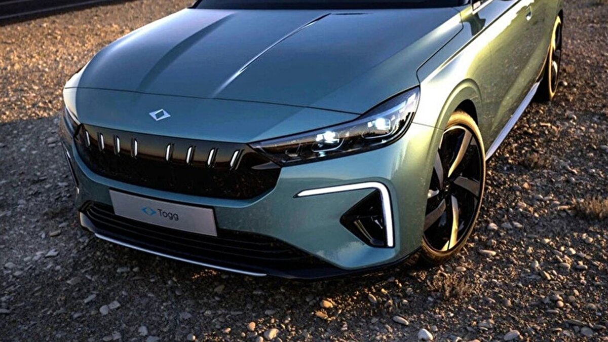 Test sonunda düzenlenen toplantıda T10F’i deneyimleyen gazeteciler, aracın menzili ve yol tutuşu başta olmak üzere pek çok özelliğe dair görüşlerini paylaştı. Modeli inceleyen otomobil yazarları, Togg’un yalnızca Türkiye’de değil Almanya gibi rekabetçi pazarlarda da ilgi çektiğini belirtti.