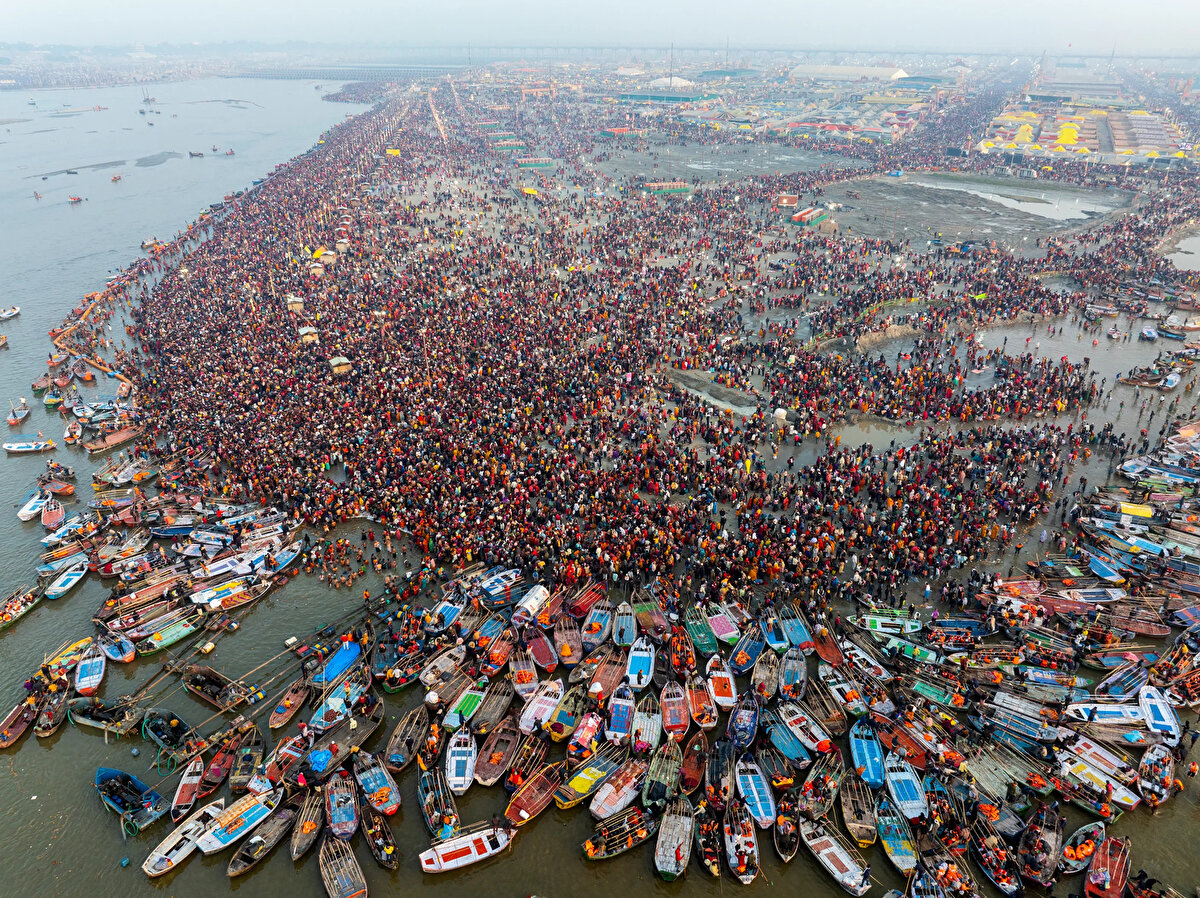 National Geographic, 2025 vahşi yaşam fotoğrafları seçkisini duyurarak yılın en dikkat çekici doğa karelerini bir araya getirdi. Dergi, Aralık 2025 sayısında yayımlanan ve dijital ortamda erişime açılan 25 fotoğrafın, dünyanın farklı bölgelerinde yaşanan ekolojik değişimleri çarpıcı biçimde gösterdiğini belirtiyor. Seçki, doğal yaşamın hem büyüleyici hem de kırılgan yönlerine dikkat çekiyor.