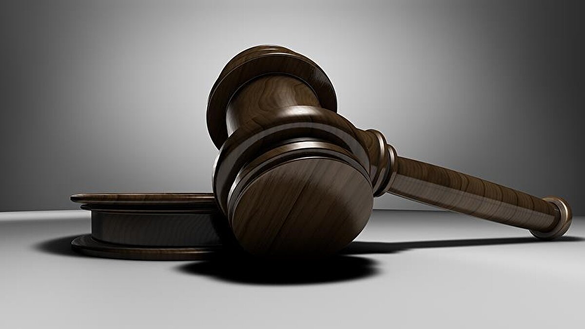 Araştırmaya göre ekonomik koşulların zorlaşması, kent yaşamının temposu, hukuki süreçlerin kolaylaşması ve toplumsal normlardaki hızlı dönüşüm, boşanma oranlarında etkili başlıca faktörler arasında yer alıyor. Uzmanlar ayrıca kadınların ekonomik bağımsızlığının güçlenmesiyle birlikte evlilik içindeki beklentilerin de değiştiğini vurguluyor.