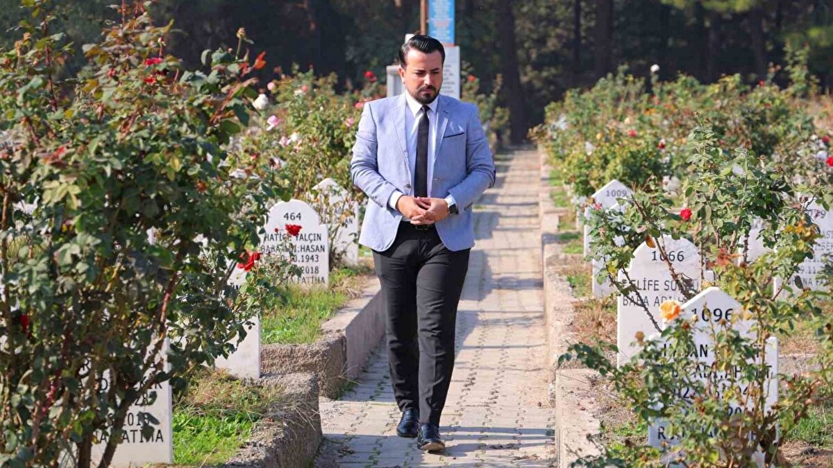 Çocukların hatırasını yaşatmak için çalışmalar<br><br>Acıpayam, enkazdan çıkarılan defter, kalem ve kitapları küçük bir müzede sergilemeye hazırlandıklarını söyledi. “Bir çocuk, bir ülkenin geleceği demektir. Biz 92 geleceği kaybettik” diyen Acıpayam, öğretmenlerin, öğrencilerin anne babalarından sonra en büyük acıyı yaşadığını vurguladı.