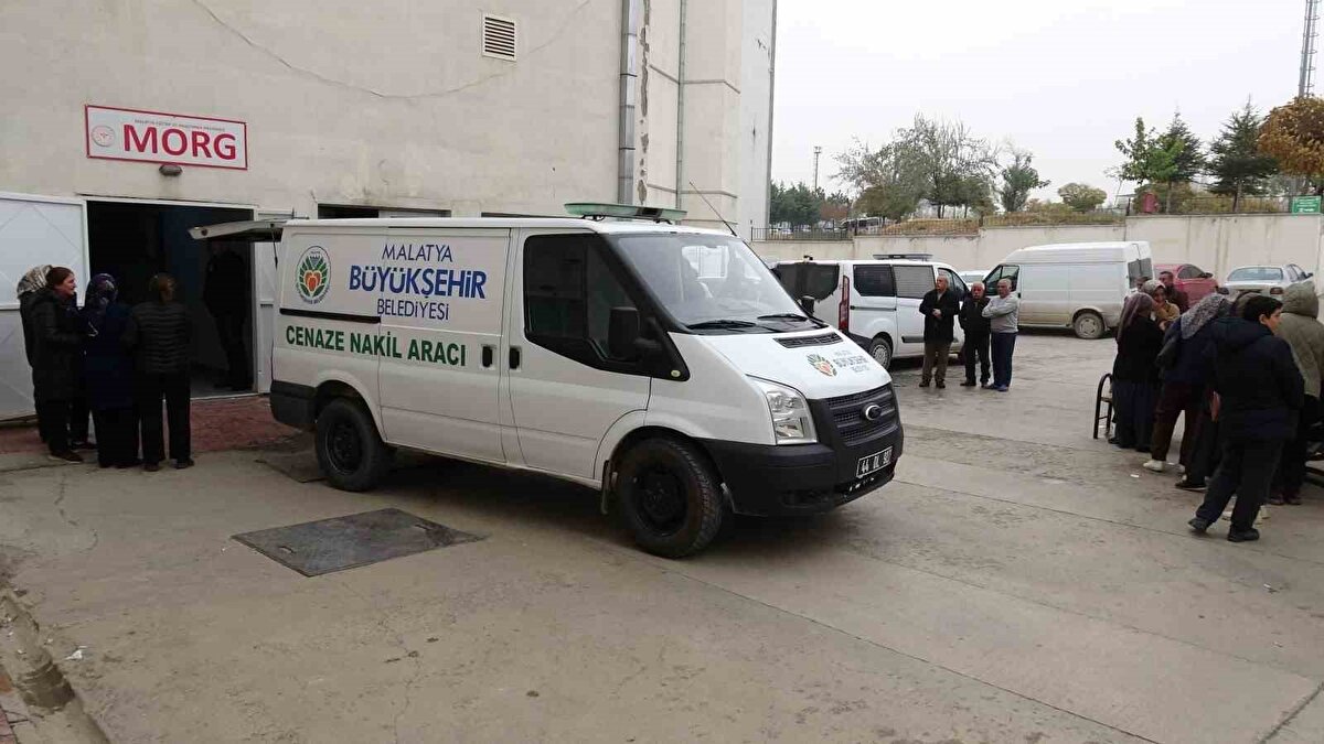 Sude D.’nin cenazesi, işlemlerin tamamlanmasının ardından Şehir Mezarlığı Morgu’na kaldırıldı.