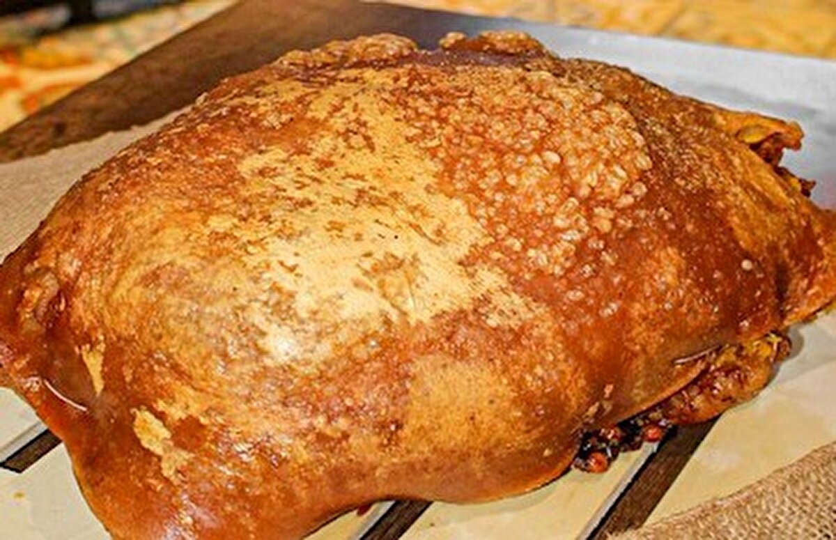 1. Lechona – Kolombiya