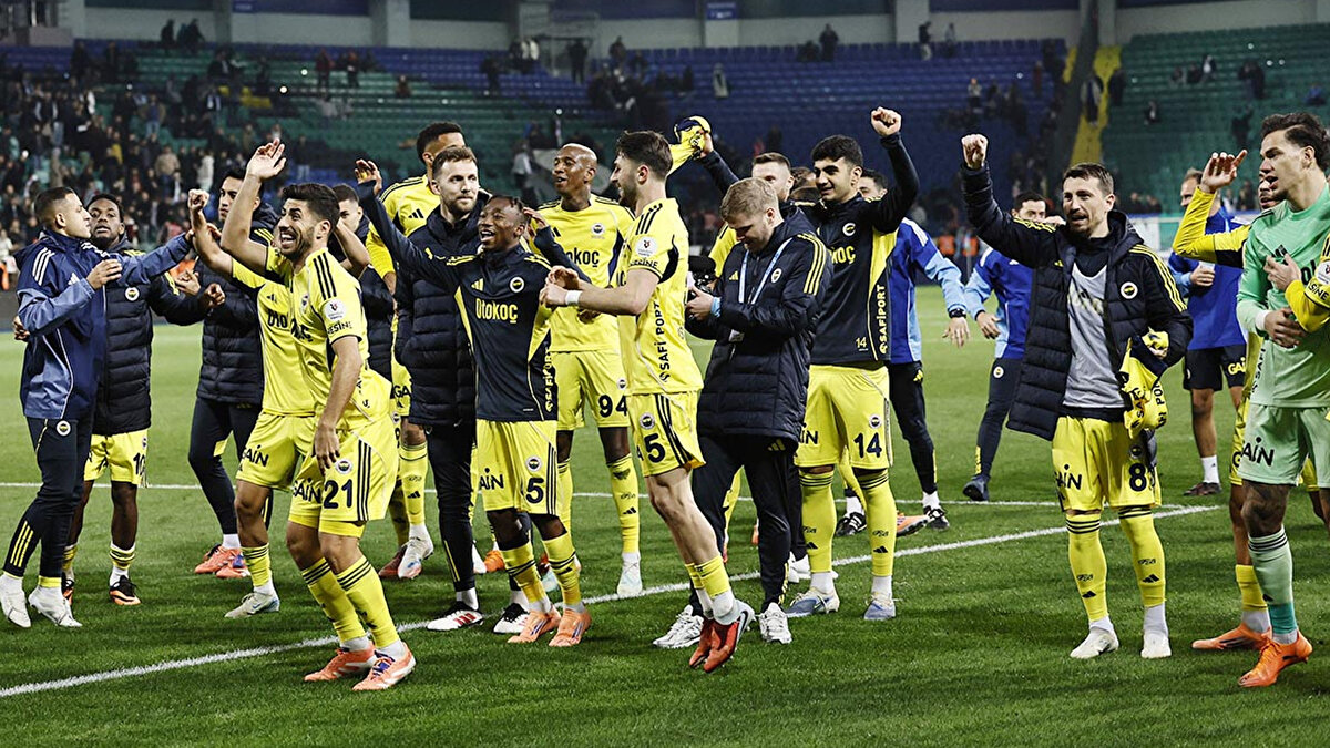 Fenerbahçe, UEFA Avrupa Ligi’nde Ferencvaros ile oynayacağı karşılaşma öncesinde oyuncu listesini güncelledi. 
