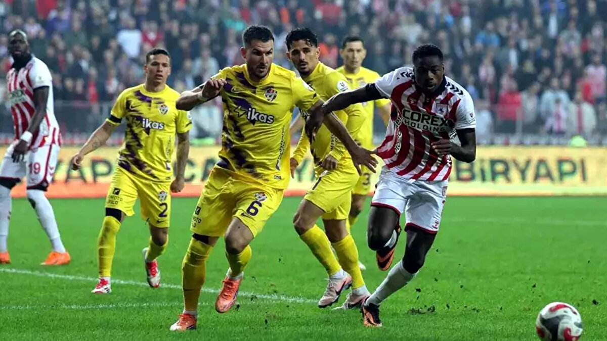 Süper Lig'de bu sezon küme düşecek son takım olarak ise Eyüpspor tahmin edildi. Simülasyona göre İstanbul ekibi 31 puan toplayarak lige veda edecek. 