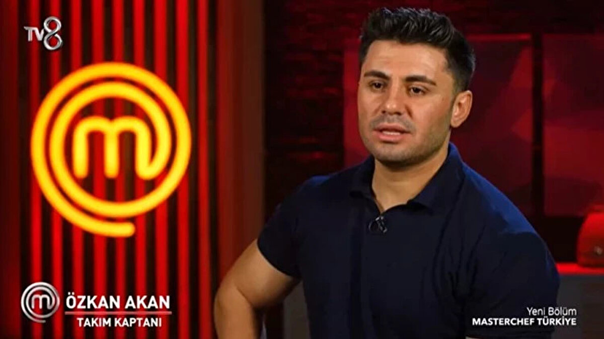 Kırmızı takım kaptanı kim oldu?<br><br>Kaptanlık düellosu öncesinde mavi takım kaptanı olan Murat Can, karşı kaptan olarak başarılı yarışmacı Özkan’ı seçti. Böylece haftanın kırmızı takım kaptanı da belirlenmiş oldu.