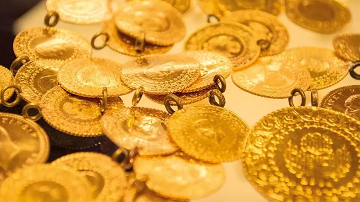 Fed Yetkililerinden Gelen Açıklamalar<br><br>New York Fed Başkanı John Williams, iş gücü piyasasının zayıflamasıyla kısa vadede faiz oranlarının düşürülmesi için alan gördüğünü açıkladı. Williams, istihdama dair aşağı yönlü risklerin arttığını, enflasyon risklerinin ise azaldığını belirtti ve para politikasının hâlen ılımlı şekilde kısıtlayıcı olduğunu vurguladı. Fed yetkililerinden gelen farklı mesajlar, hafta boyunca altın fiyatlarında sert dalgalanmalara yol açtı.