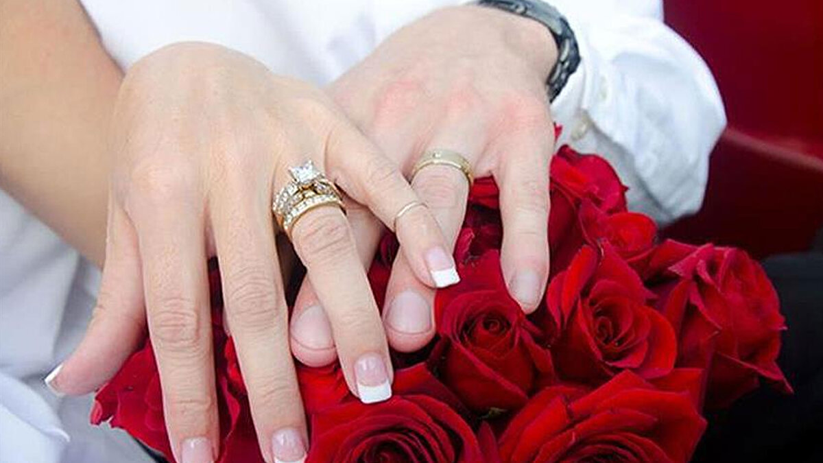 EVLİLİK KREDİSİ BAŞVURUSU NEREDEN YAPILACAK?<br><br>Faizsiz evlilik kredisi başvuruları 2026 Ocak ayından itibaren e-devlet üzerinden alınacak. Çiftler, sistem üzerinden gerekli belgeleri yükleyerek başvurularını tamamlayabilecek.