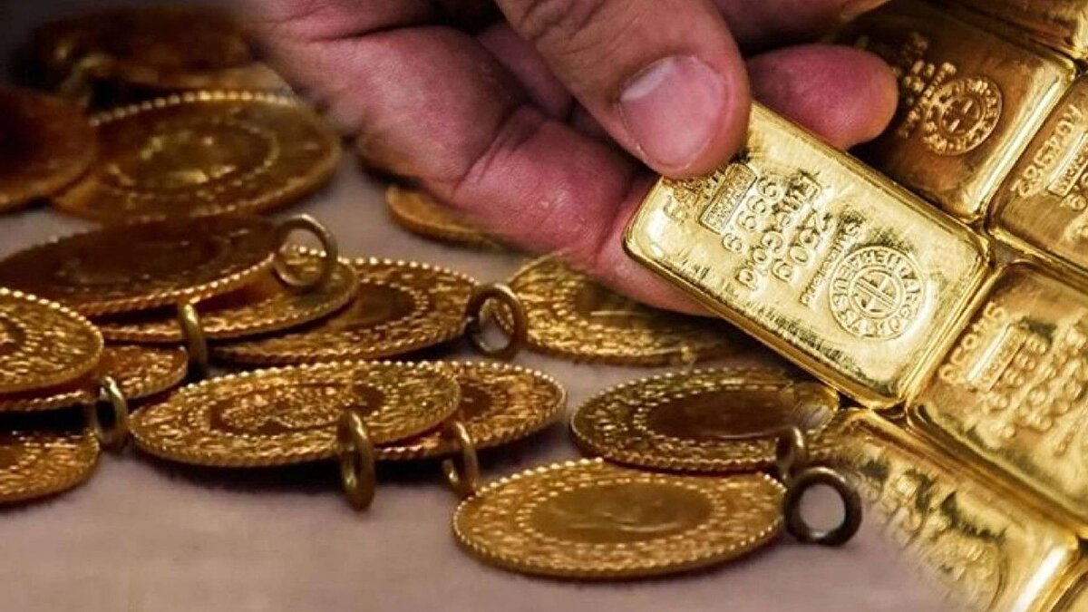 Uzmanından Altın Yorumu<br><br>Ekonomist Doç. Dr. Filiz Eryılmaz, Rusya-Ukrayna barışına dair umutların artması durumunda altın fiyatlarının baskı altında kalabileceğini belirtti. Eryılmaz, ons altının 4.000 doların altına sarkabileceğini ve 3.900–3.925 dolar bandına kadar geri çekilmelerin alım fırsatı sunabileceğini ifade etti. Mevcut seviyelerde alım ya da satım önermediğini vurgulayan Eryılmaz, gelişmelerin yakından takip edilmesi gerektiğini söyledi.