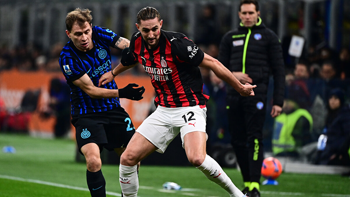 PULİSİC’TEN 3 PUANLIK GOL<br><br>Giuseppe Meazza Stadı'nda oynanan karşılaşmada, ilk yarıda gol sesi çıkmazken Milan, 54. dakikada Christian Pulisic'in golüyle öne geçti.<br>