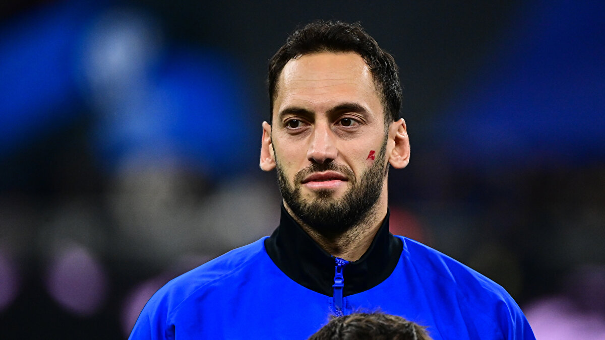 Bu sonuçların ardından Roma 27 puanla liderliğe koltuğuna otururken, Milan 25 puan ve averajla ikinci sıraya yükseldi. Inter ise 24 puanla dördüncü sıraya geriledi.<br>