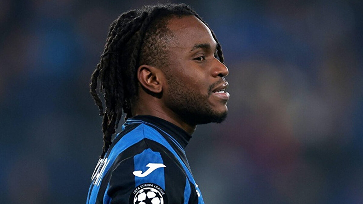 İki Nijeryalı futbolcunun transfere sıcak baktığı belirtilirken, Atalanta’nın yüksek bonservis beklentisi sürecin önündeki en büyük engel olarak gösteriliyor.