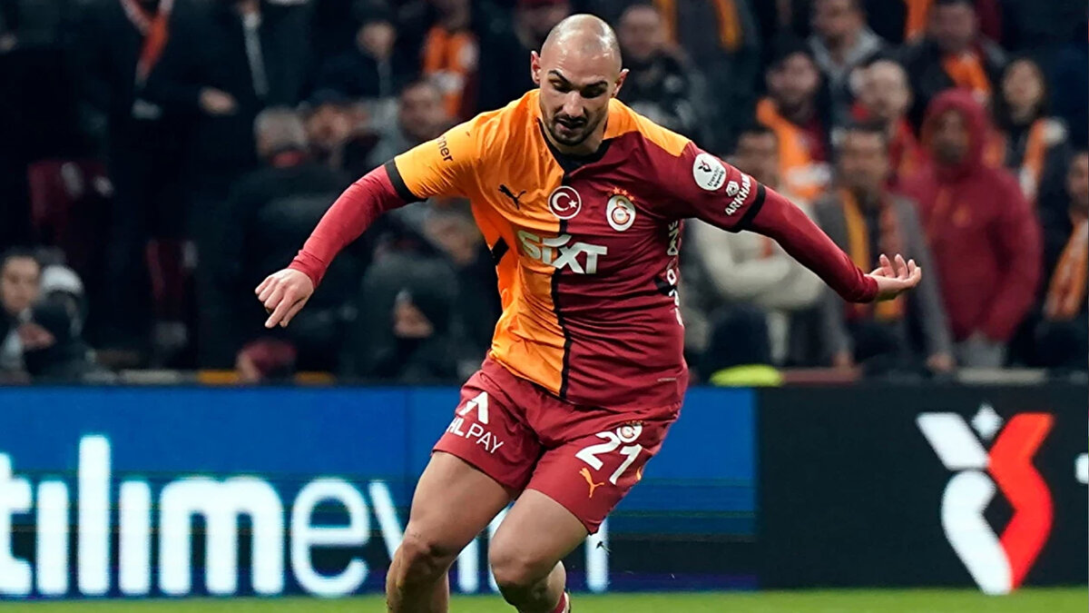 AHMED KUTUCU'YA TEPKİ<br><br>Galatasaray'da beklentilerin altında kalan Ahmed Kutucu performasnıyla hayal kırıklığı yarattı. Gençlerbirliği'nde oyuna giren ancak fırsatları değerlendiremeyen Ahmed Kutucu'ya tribünlerde de tepki gelmişti. 