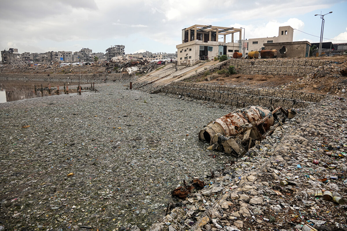 Mennal, yağışların devam etmesi ve altyapısında meydana gelen büyük hasar yüzünden belediyenin göletteki suyu tahliye edememesi durumunda göletin halk için ciddi bir tehdit haline geleceğini söyledi.