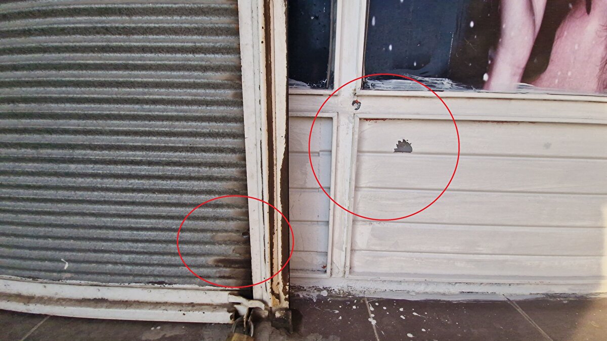 Diyarbakır’ın Bağlar ilçesinde 4 Kasım akşamı yaşanan silahlı saldırıda, araba alım satımı yapan 26 yaşındaki Birdal Kaymaz hayatını kaybetti. Kaymaz, Fatih Mahallesi’ndeki evlerinin altında bulunan bakkal dükkanının önünde ailesiyle otururken yüzü maskeli dört kişinin açtığı ateşe hedef oldu.