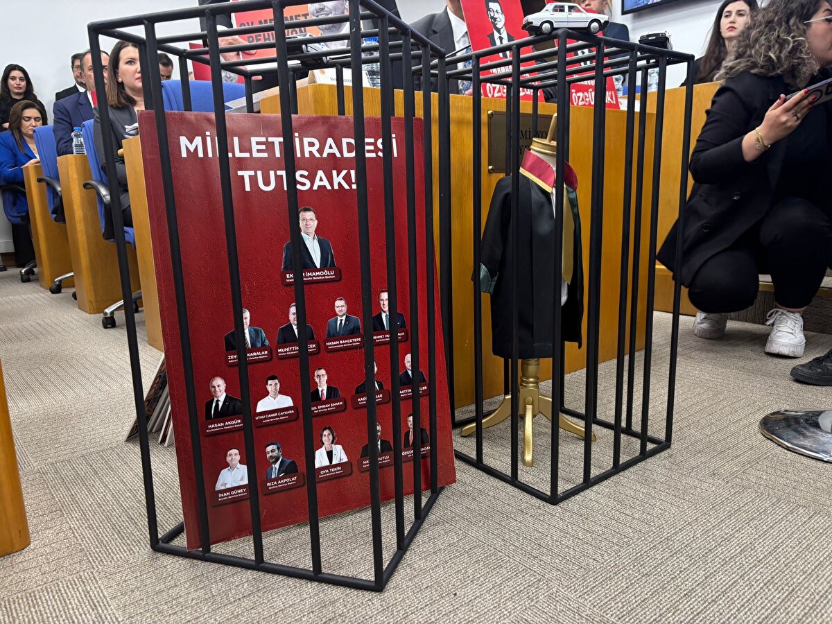 Yargı yükü ve verilen kararlar<br><br>Tunç, dosya sayılarına ilişkin şu verileri paylaştı:<br><br>Cumhuriyet başsavcılıkları: 6 milyon 68 bin 751<br><br>İlk derece mahkemeleri: 3 milyon 935 bin<br><br>İstinaf mahkemeleri: 1 milyon 536 bin 865<br><br>Temyiz: 469 bin 466