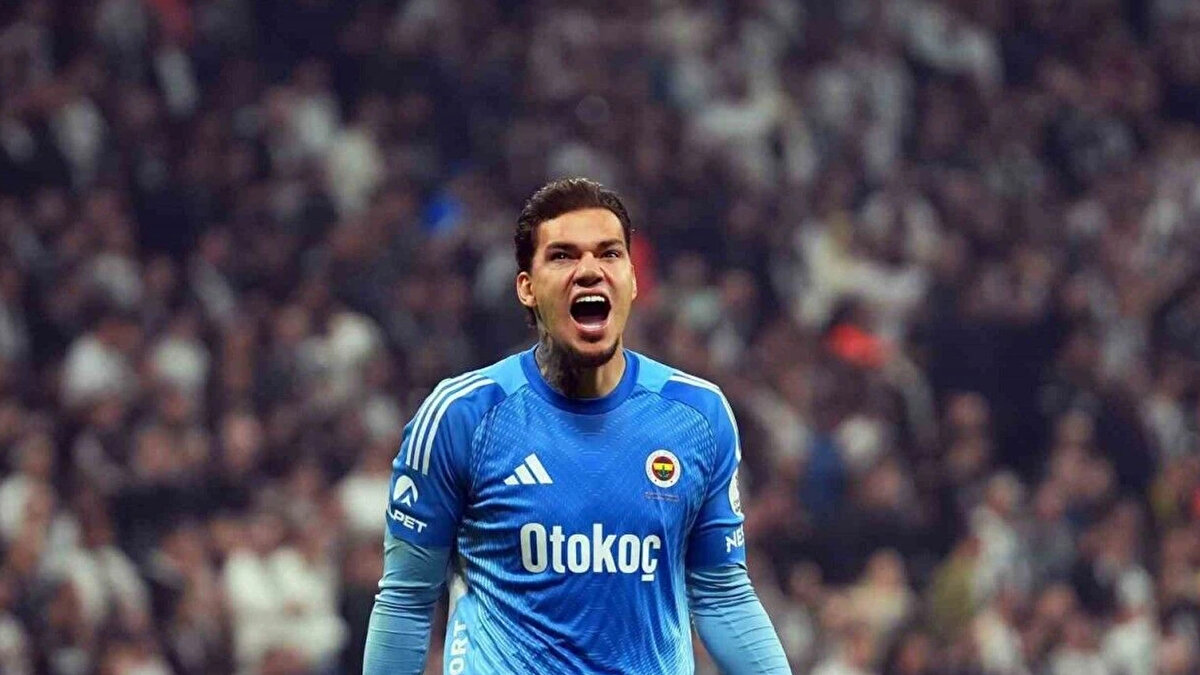Fenerbahçe'nin başarılı kalecisi Ederson da Çaykur Rizespor maçında taraftarlara yönelik yaptığı hareket nedeniyle PFDK'ya sevk edildi.