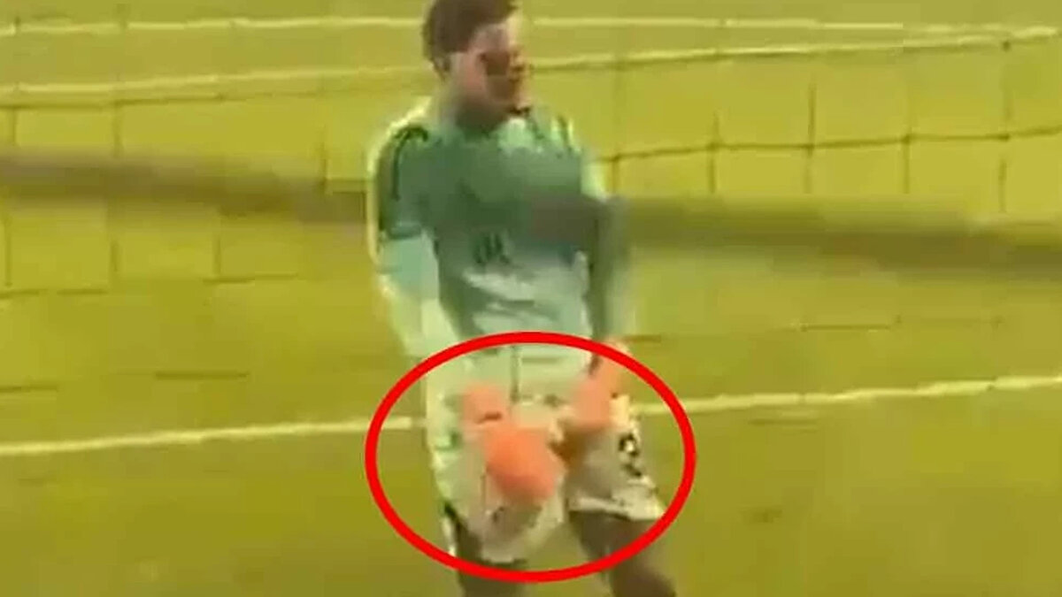 Hazırlanan dosyada Ederson’ın Manchester City’deki döneminden başlayarak önceki takımlarında forma giydiği karşılaşmalara ait geniş görüntü arşivi bulunduğu belirtildi. <br><br>Yönetimin, oyuncunun oyun tarzı ve pozisyon alışlarının bütün olarak değerlendirilmesini talep edeceği aktarıldı.