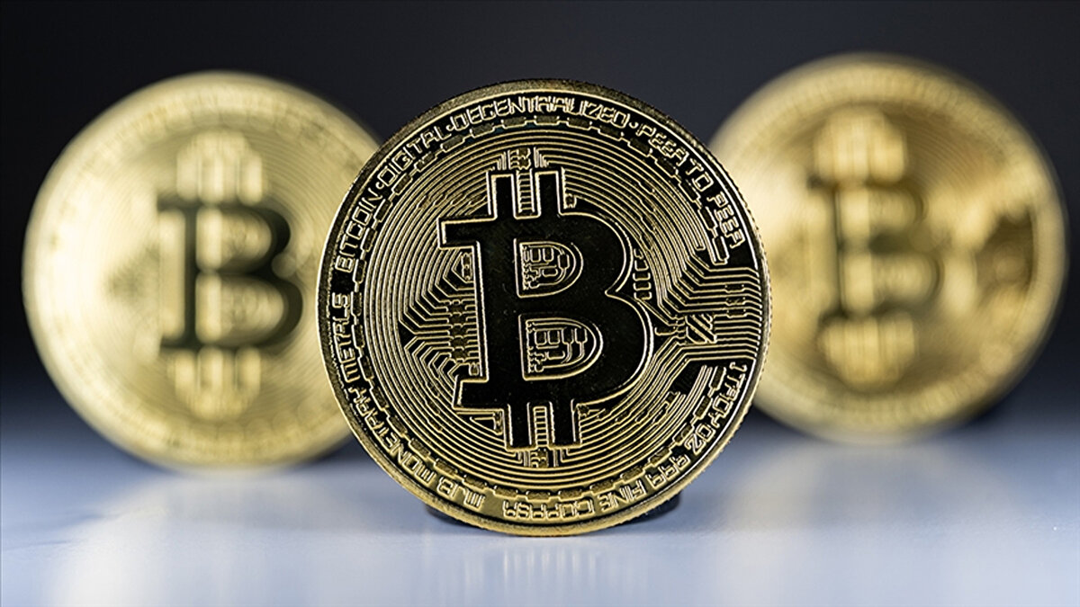 Bitcoin’de satış baskısının azalması için önce 93.000, hatta 96.000 doların üzerine çıkılması gerektiğini belirten Eryılmaz, Fed faiz indirirse Bitcoin'in toparlayabileceğini ancak Aralık ayında faiz indirimi gelmezse yakın vadede toparlanmanın zor olduğunun altını çizdi.