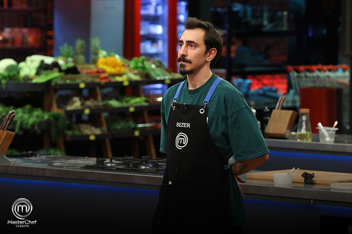 Bireysel dokunulmazlığı kim aldı?<br><br>Takım oyununda kaybeden mavi takım yarışmacıları bireysel dokunulmazlık için mutfağa girdi. Gecenin sonunda bireysel dokunulmazlığı Sezer kazandı.