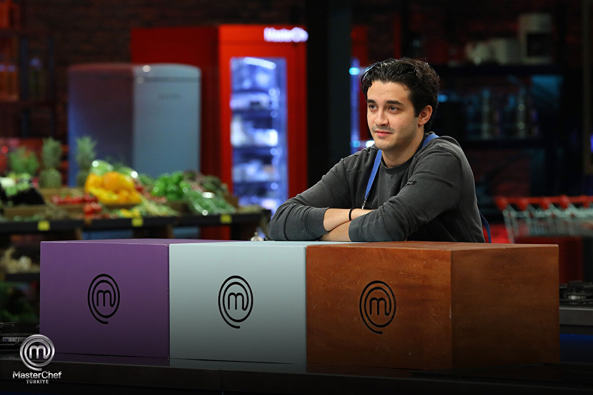 24 Kasım MasterChef Eleme Adayları Kimler Oldu?<br>Kırmızı takımın galibiyeti sonrası Mavi takımda yapılan oylama ve bireysel dokunulmazlık sahibinin tercihi ile haftanın ilk eleme adayları netleşti.